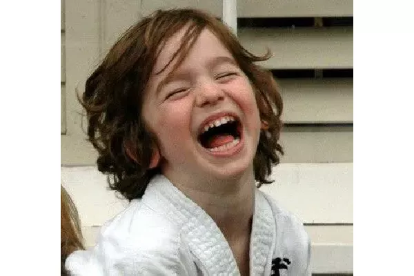 فواید خنده برای سلامتی 1 eb64e6b8a1d8eabe3a4aadaedd0acde1